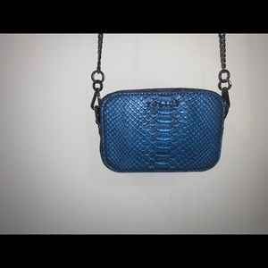 Policy snakeskin blue bag